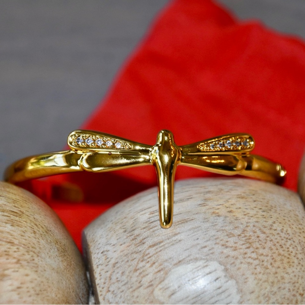 UNO de 50 Gold Dragonfly Cuff Bracelet with Crystal Wings - Picture 3 of 12